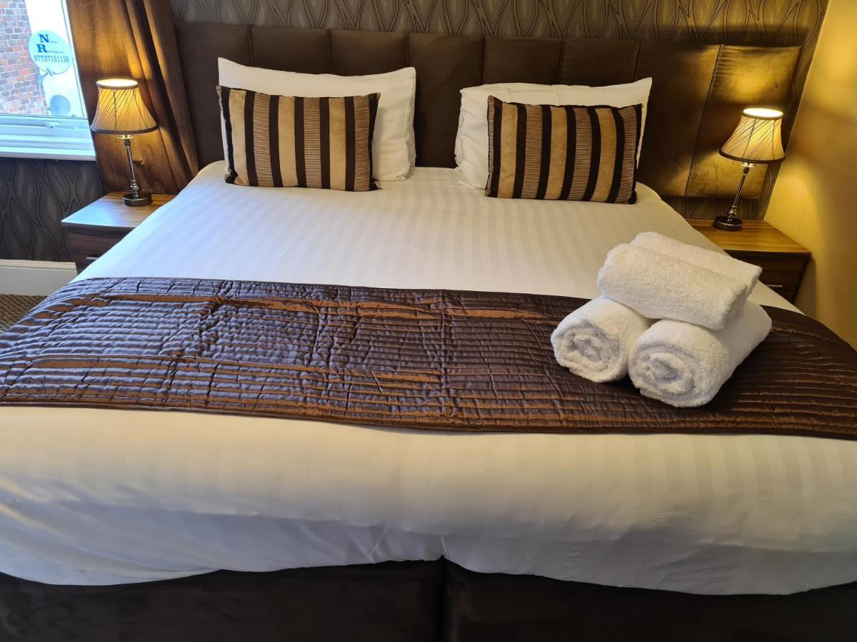 The Penkelie Hotel Southport Buitenkant foto