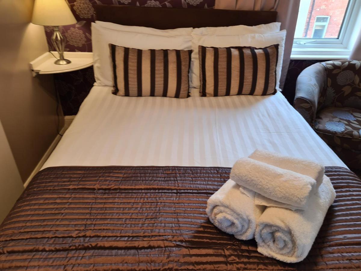 The Penkelie Hotel Southport Buitenkant foto