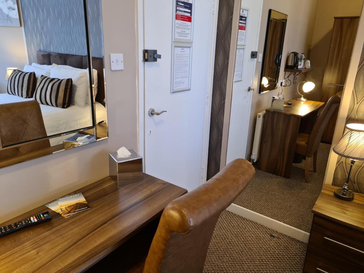 The Penkelie Hotel Southport Buitenkant foto